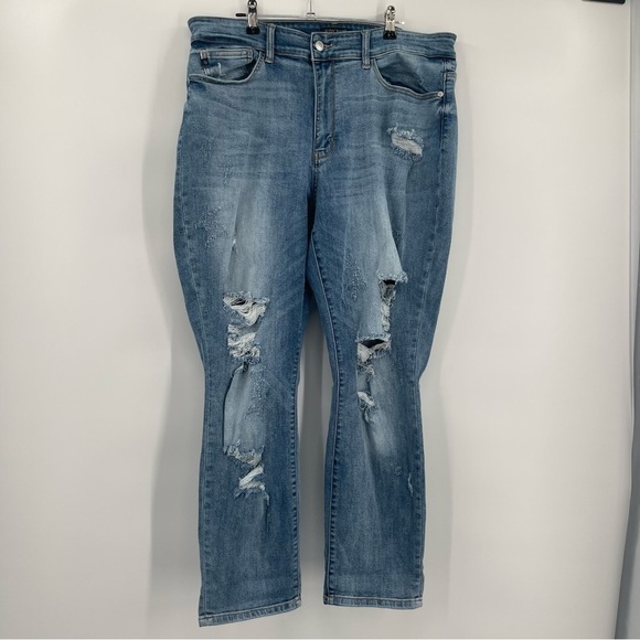 JUDY BLUE BOYFRIEND FIT MEDIUM WASH DENIM JEANS Distressed WOMENS SIZE 16W - Picture 10 of 10